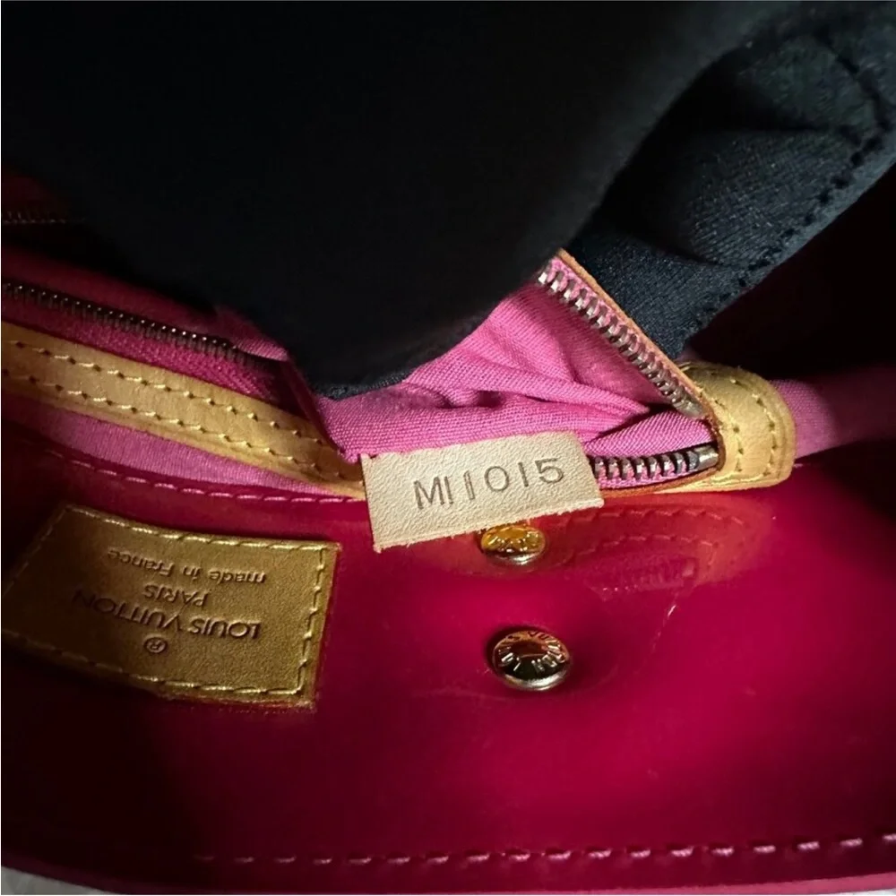 Authentic Louis Vuitton Cerise Monogram Vernis
Reade PM Tote - Picture 9 of 13